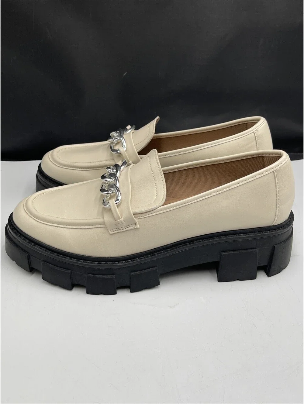 No Boundaries Women's Lug Sole Chain Loafers Cream Beige Slip On Shoes Size 9